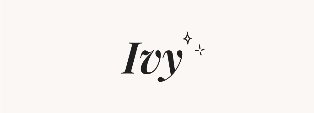 Ivy, montré dans un style minimaliste, un prénom court qui évoque la nature et la simplicité élégante