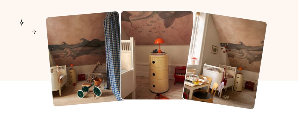 Décoration chambre bébé romanesque avec fresque murale maritime terracotta, mobilier vintage années 70 et jouets en bois