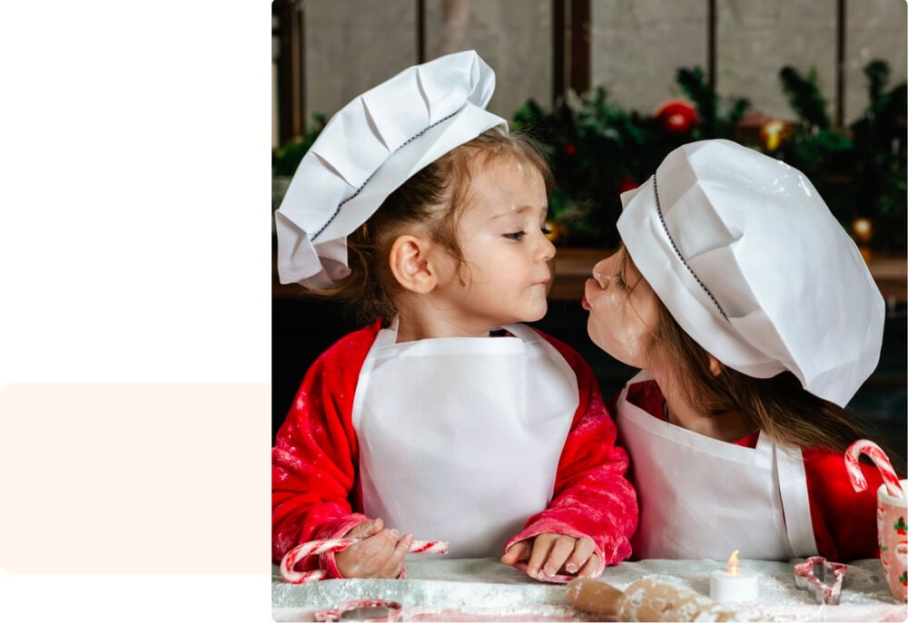 Témoignage jeune maman @lisafaamily sur Instagram, moment complice en cuisine avec ses enfants, récit authentique de maternité