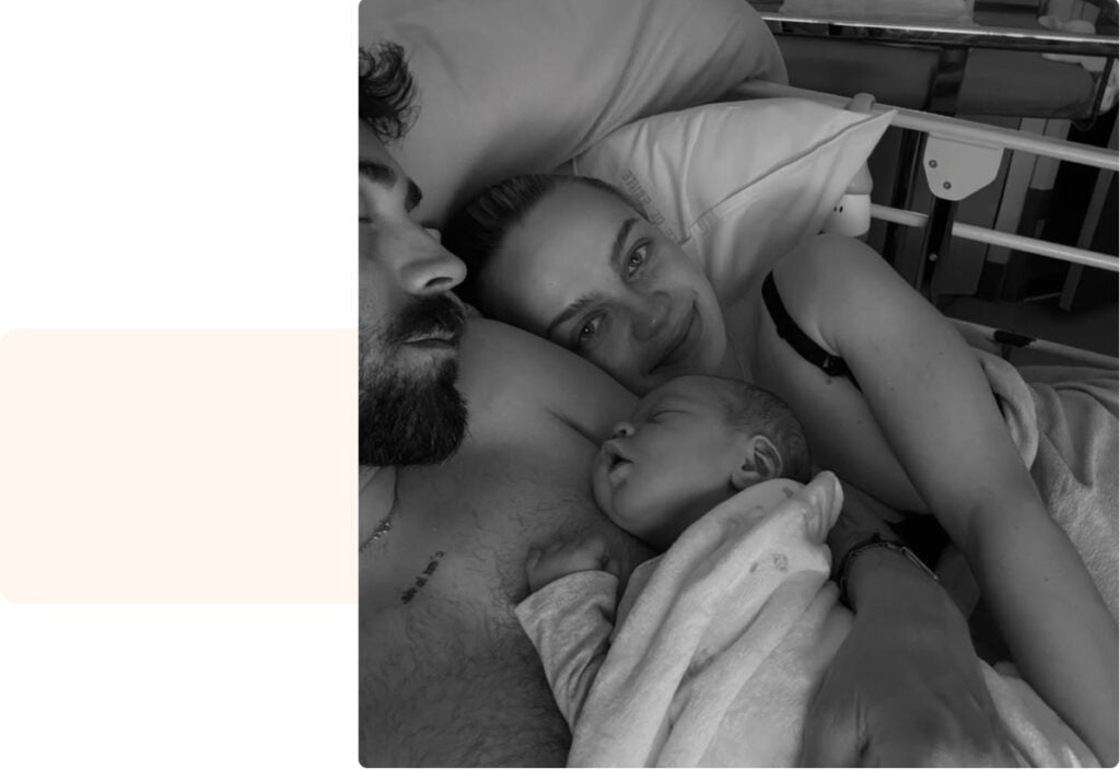 Témoignage jeune maman après l’accouchement, premiers instants en famille à la maternité